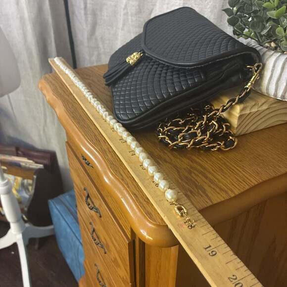 Vintage Freshwater White Pearl Necklace with  Gold Clasp, 18in - Picture 3 of 6